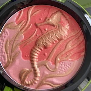 MAC To the Beach Marine Life High-Light Powder